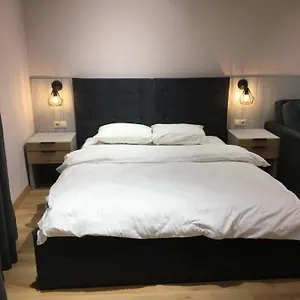 https://university-apartment.hotelslviv.net